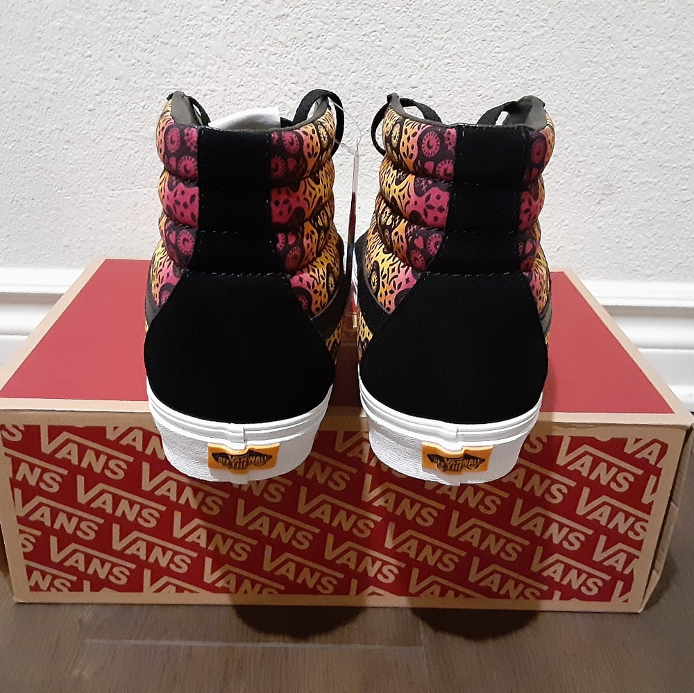 Vans - Picture 2 of 4